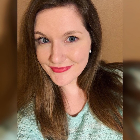 Meet your Posher, Emily π¦ - Picture 2 of 12